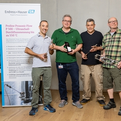 Foto de grupo del equipo de desarrollo de ProlineProsonicFlow P 500