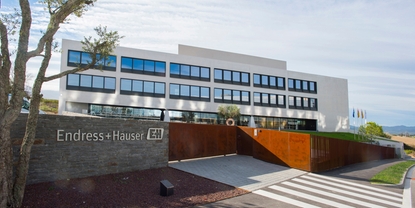 Endress+Hauser inaugura un moderno edificio cerca de Barcelona.