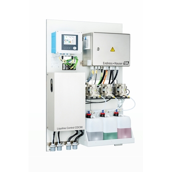 LiquilineControl CDC90 es un sistema de limpieza y calibración automático para sensores de pH y redox.