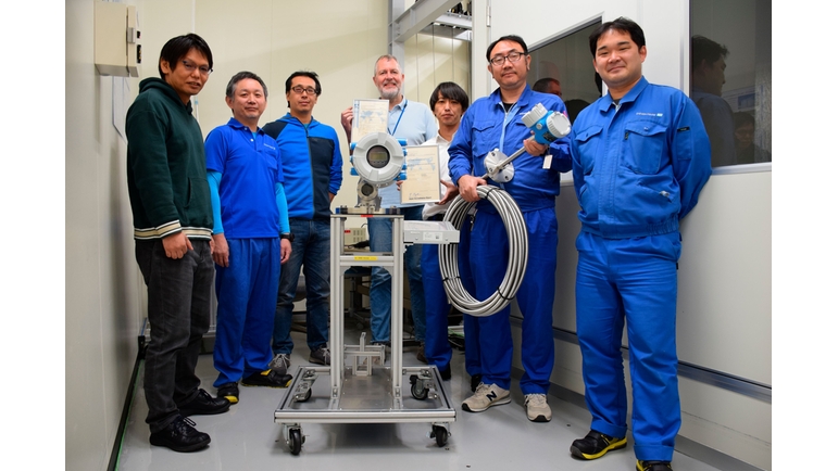 Equipo del laboratorio de calibración de Endress+Hauser en Yamanashi